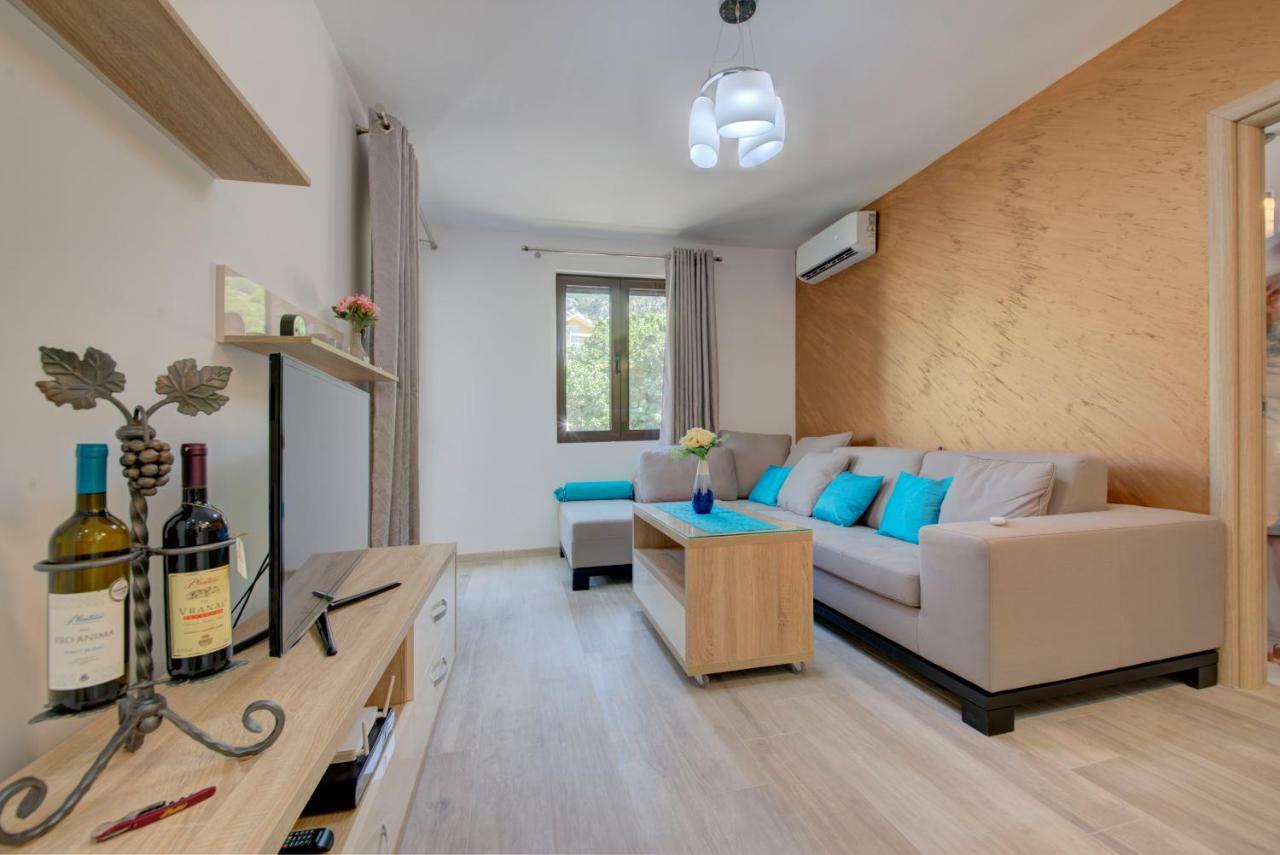 Apartment Medusa Risan Eksteriør bilde
